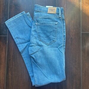 🐝 5/$25 🐝 Signature by Levi Strauss Light Blue Denim (skinny jeans)